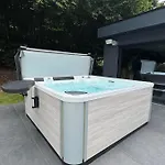 Baloo Avec Piscine Et Jacuzzi Villa *